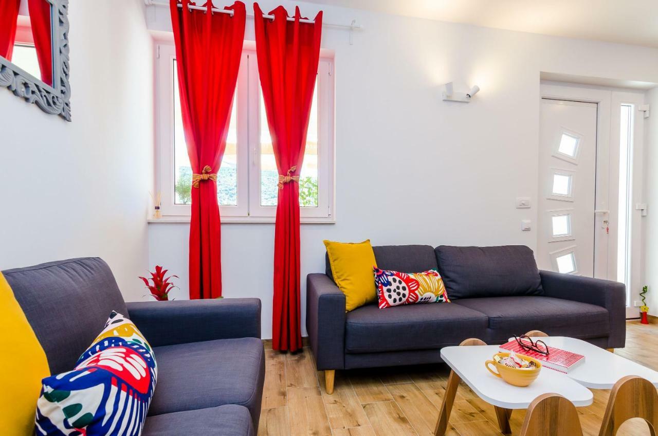 Moon River Apartment *