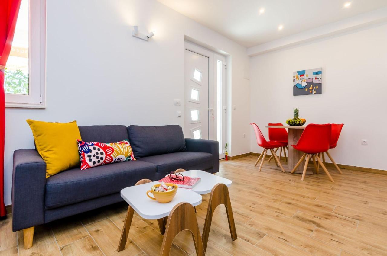 Apartment Moon River